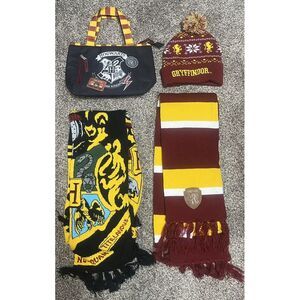 Harry Potter Lot Of 4 Hogwarts lunch bag insulated pocket Toboggan‎ Two Scarfs
